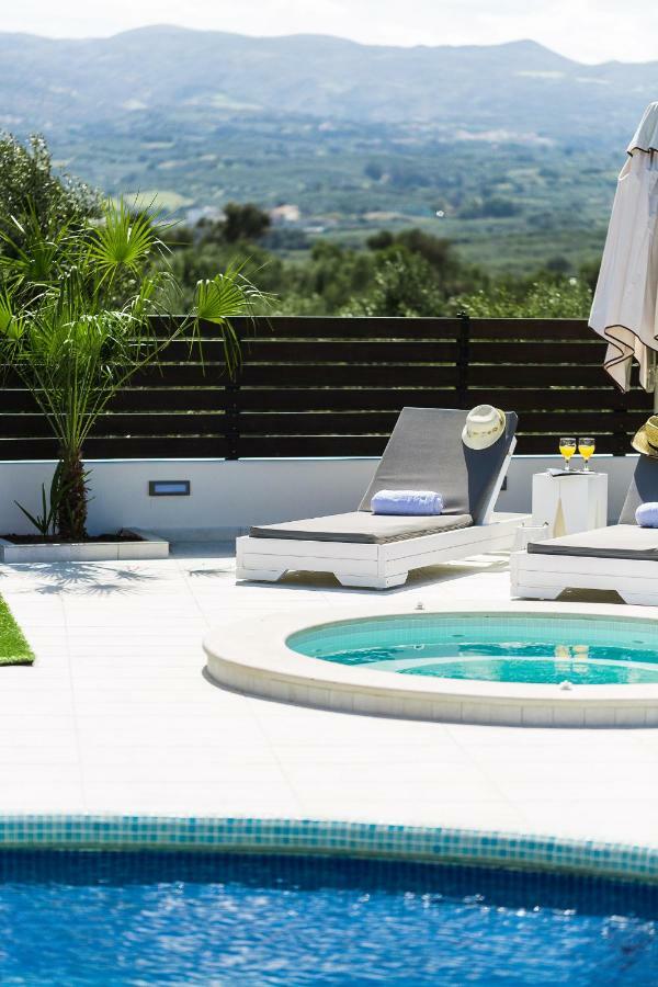 Caramel Villa, With 40M2 Pool & Spa Whirlpool, By Thinkvilla Pánormos Exteriér fotografie